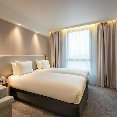 Hotel Express - Marne-la-valle Val D Europe, An Ihg 3*