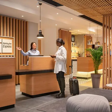 Hotel Express - Marne-la-valle Val D Europe, An Ihg Bailly-Romainvilliers